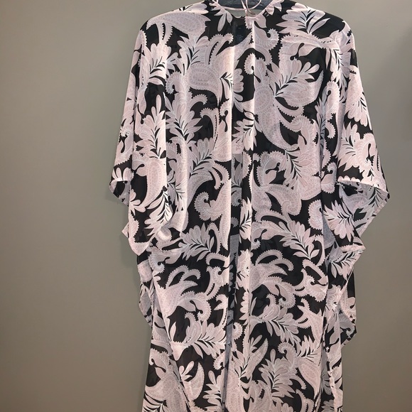 Kimono - Picture 2 of 2